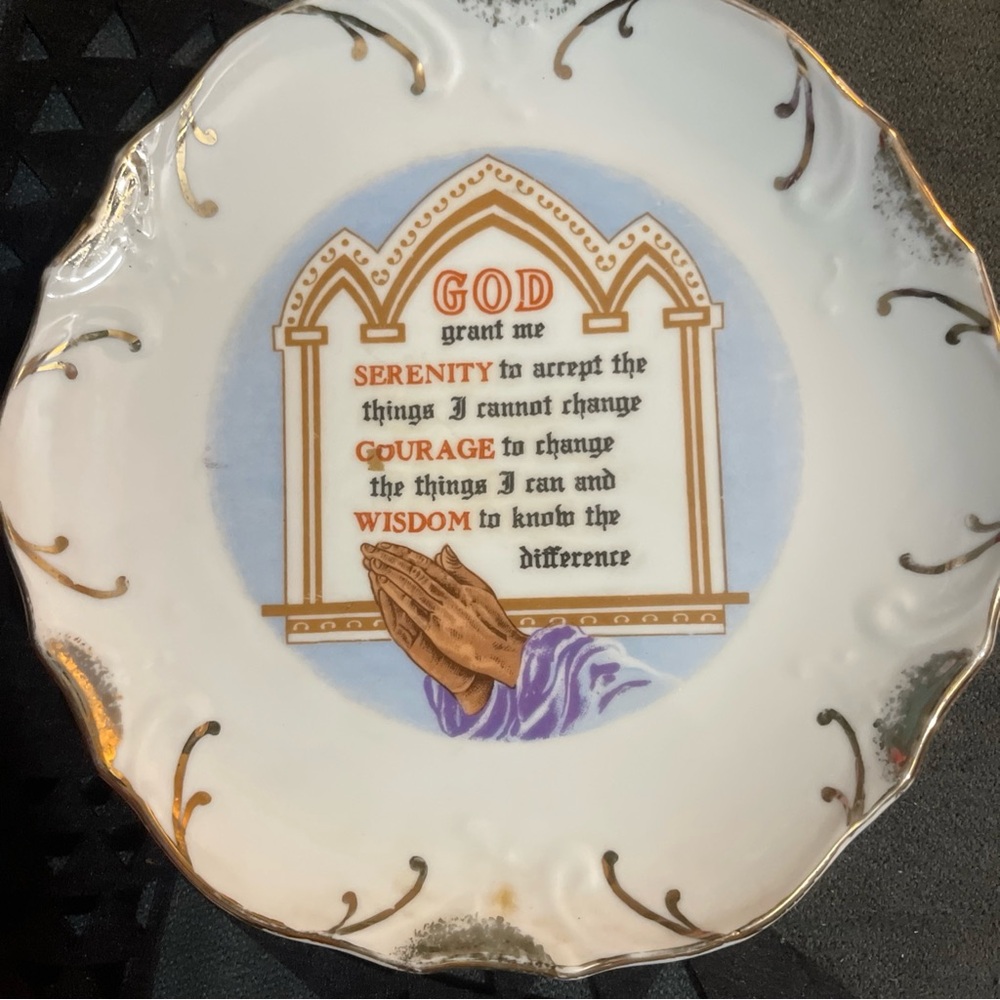Elegant Serenity Prayer Plate with Gold and Blue Details